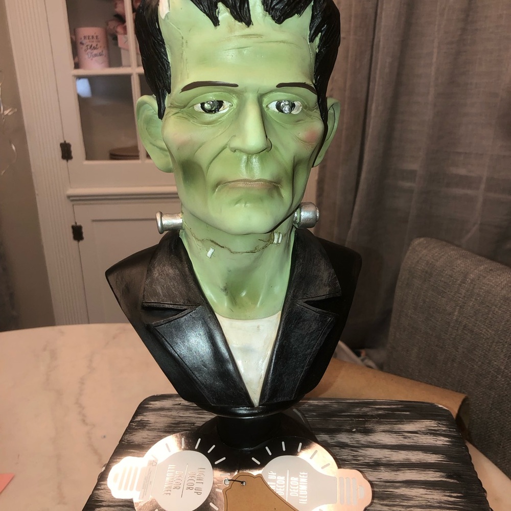💚 Green LED Frankenstein Bust Decorative Accent